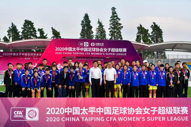 詹姆斯在76人面临的领导力挑战与球员权力扩张